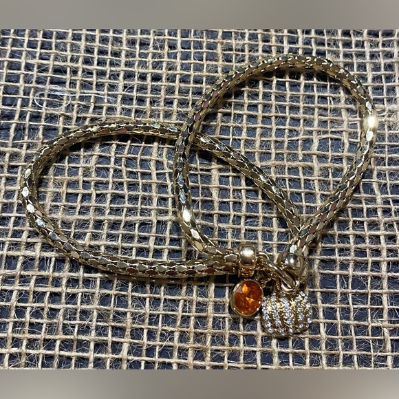 Bracelet Nine West Gold Tone Finish W/Amber & Pumpkin Charms Stretch - Picture 5 of 5